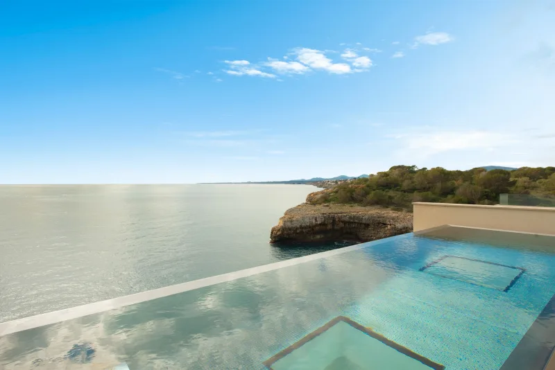 Modern villa for sale on the frontline in Porto Cristo, photo 7