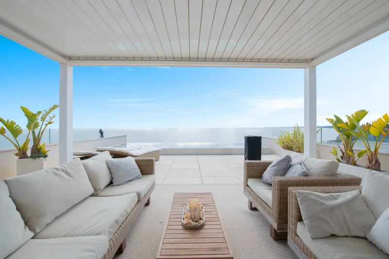 Modern villa for sale on the frontline in Porto Cristo, photo 9