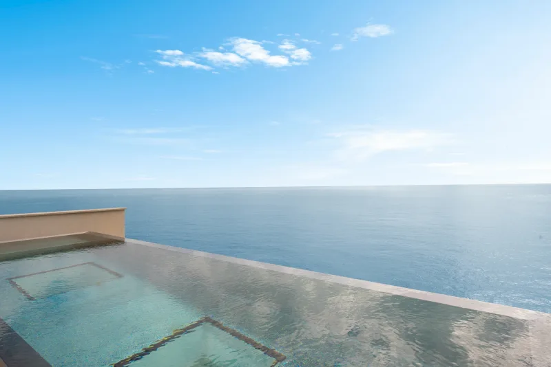 Modern villa for sale on the frontline in Porto Cristo, photo 3