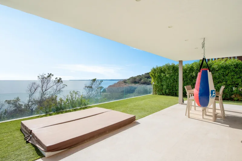 Modern villa for sale on the frontline in Porto Cristo, photo 23