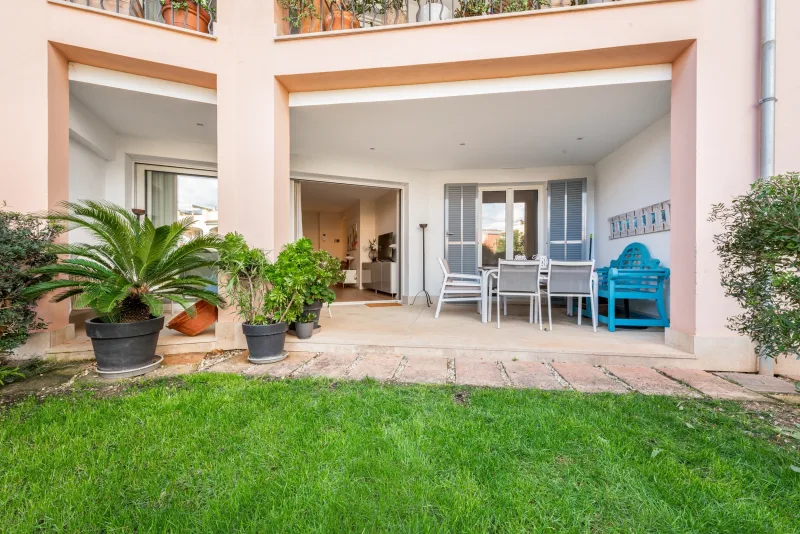 Se vende planta baja en Portocolom