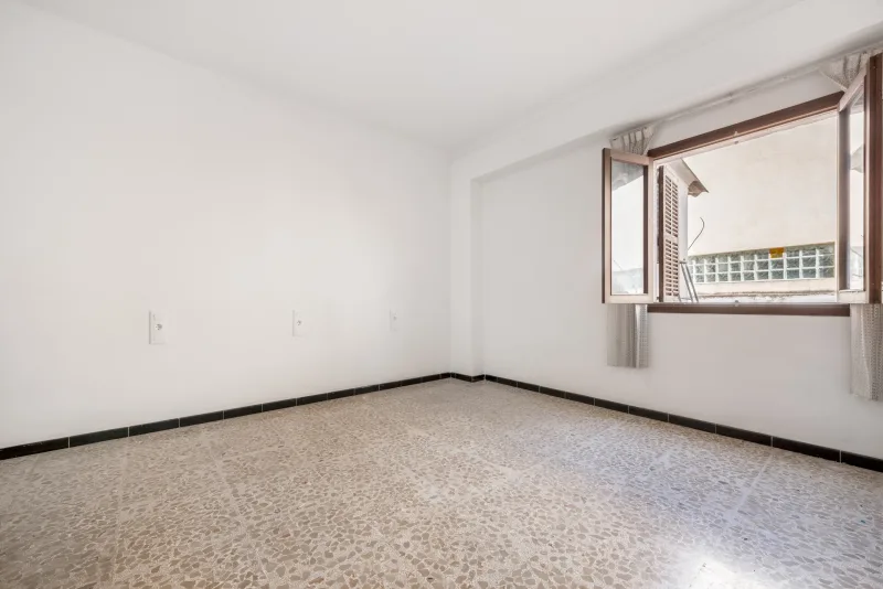 Amplio piso cochera independiente en Manacor a la venta!