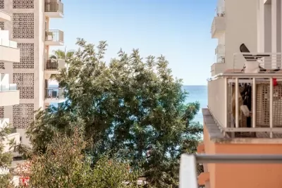 Piso luminoso 81m2 3 dormitorios con balcón