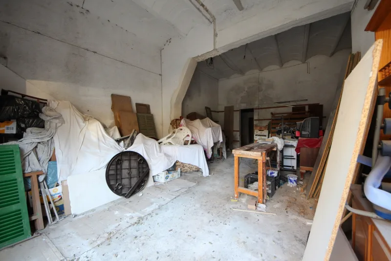 Local de 80 m2 Aprox. muy bien ubicado en calle ancha de Manacor