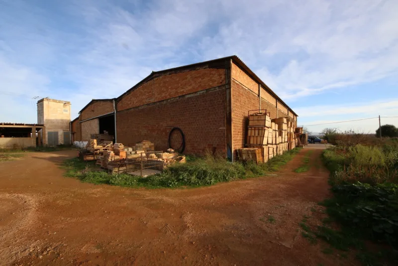 Nave de 1400m2 en Villafranca de Bonany