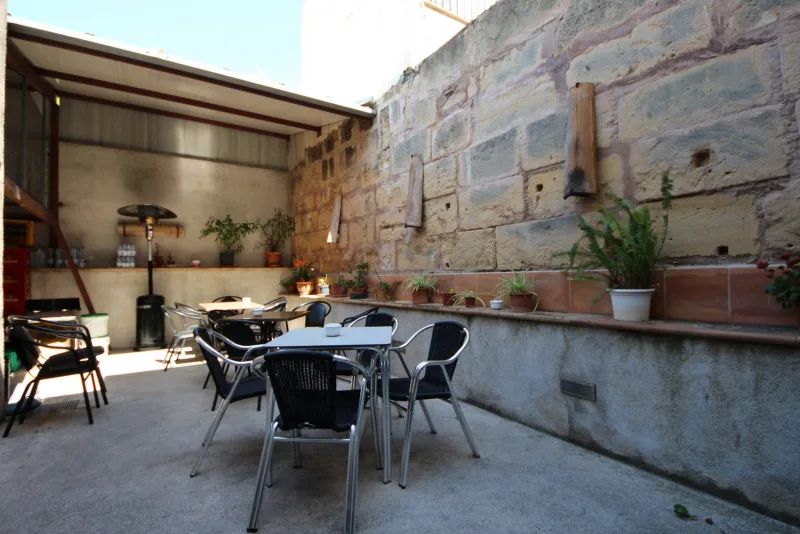 Se vende local en Vilafranca 