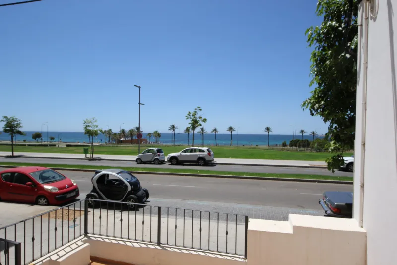 Se alquila local comercial en primera linea de mar en Palma de Mallorca